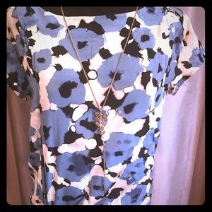 Classic but modern DKNY midi silk dress.